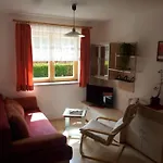 Apartment, Melanie *