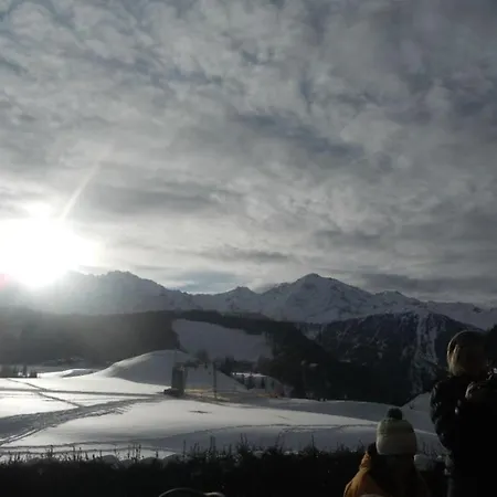 Apartment, Melanie *