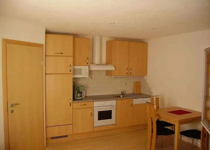 Apartment, Melanie Niederthai